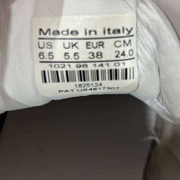 Gucci White and Red Leather Sneakers - Picture 12 of 12